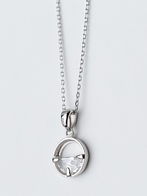 Elegante collar de plata S925 con diamantes de imitación redondos