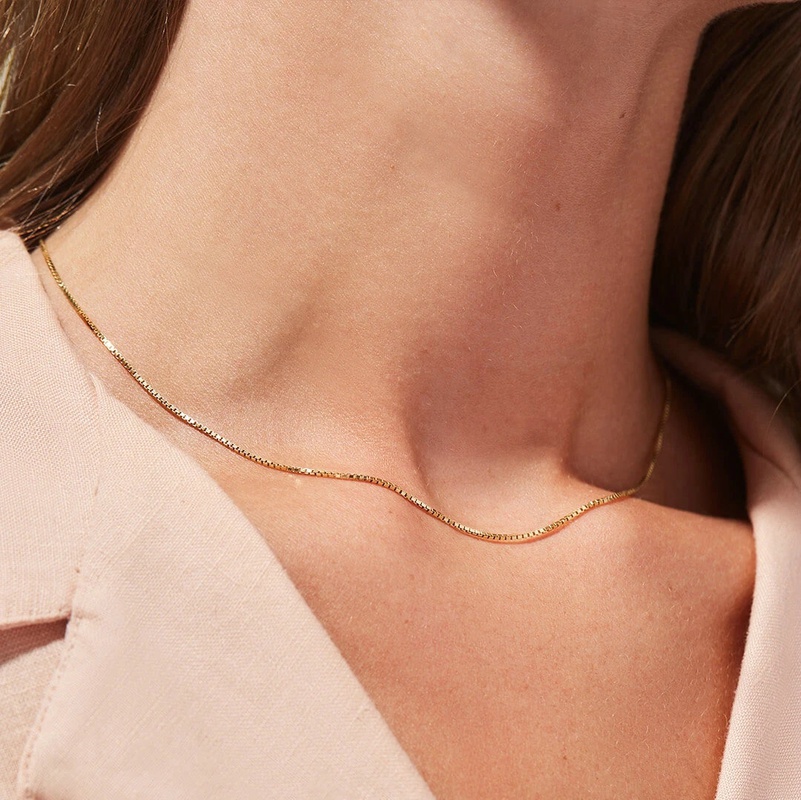 Collar de acero inoxidable con cuentas cuadradas pequeñas simples de 18 quilates, joyería al por mayor
