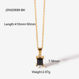 Collar europeo y americano Temperamento de moda Collar con colgante de circón cuadrado Joyería de acero inoxidable Collar de oro de 18 quilates