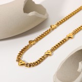 Collar de acero inoxidable chapado en oro de 18 quilates Collar de cadena cubana de circonio con incrustaciones de corazón de tres amores