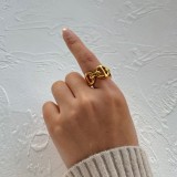 Anillo de acero inoxidable con circón cuadrado chapado en oro de 18 quilates de moda europea y americana