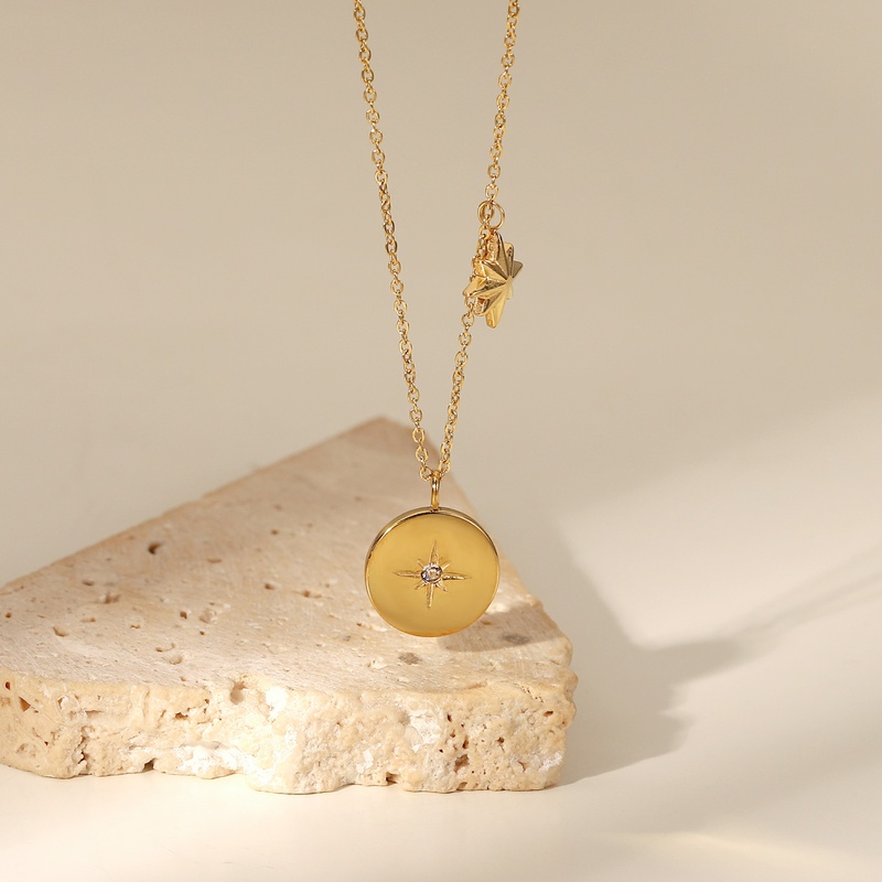 Collar con colgante de circón de estrella de ocho puntas de acero inoxidable chapado en oro de 18 quilates para mujer