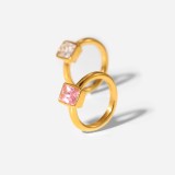 Anillo de circón rosa con borde rectangular europeo y americano Anillo de mujer de acero inoxidable de 18 quilates