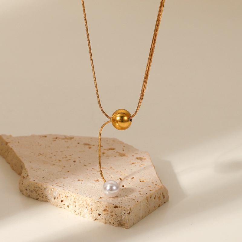 Collar de acero inoxidable chapado en oro de 18 quilates en forma de Y con perla grande de oro simple