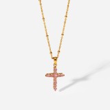 Collar simple con colgante de cruz de circón rosa de acero inoxidable chapado en oro de 18 quilates
