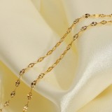 Collar de acero inoxidable chapado en oro de 18 quilates grabado a la moda