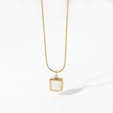 Europeo y americano Ins Internet Celebrity Style Simple 14K GoldPlated Collar de acero inoxidable Square White Jade Pendant Womens Necklace Ornament