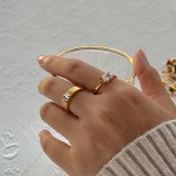 Anillo de acero inoxidable con circón cuadrado chapado en oro de 18 quilates de moda europea y americana