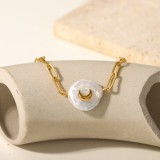 pulsera de acero inoxidable chapado en oro de 18 quilates con cadena de hebilla cruzada de perla con incrustaciones de media luna creativa