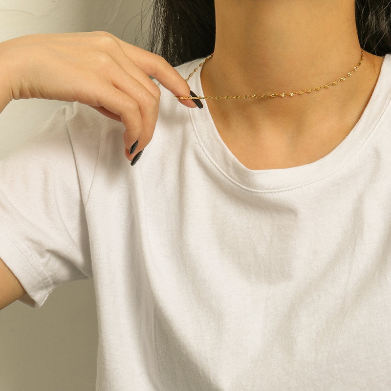 Collar de acero inoxidable chapado en oro de 18 quilates grabado a la moda