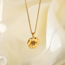 Mismo collar europeo y americano Collar colgante de flor tridimensional de oro de 18 quilates de acero inoxidable