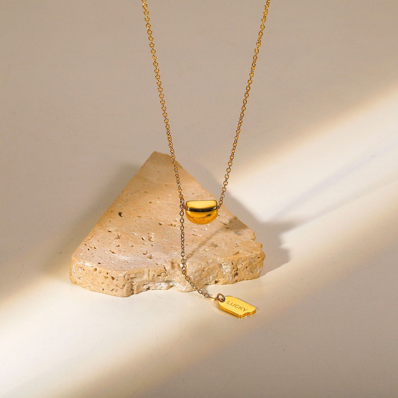 Collar con colgante de semicírculo de acero inoxidable con cadena redonda chapada en oro simple de 18 quilates