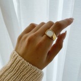 Anillo de acero inoxidable de concha blanca rectangular de moda