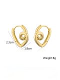 Arete minimalista de oro laminado con corazón hueco