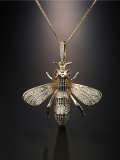 Collar vintage de abeja con circonitas cúbicas de oro laminado