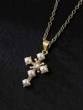 Collar vintage con cruz de perlas de imitación de oro laminado