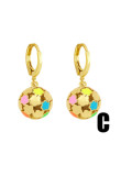 Pendiente Huggie minimalista con bola de esmalte de oro laminado