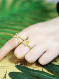 Anillo apilable minimalista de doble cruz con diamantes de imitación de oro laminado