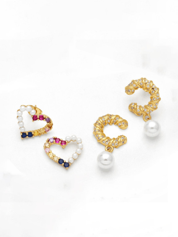 Arete vintage con corazón de circonita cúbica de oro laminado