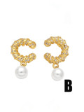 Arete vintage con corazón de circonita cúbica de oro laminado