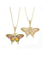 Collar con colgante de mariposa vintage de circonita cúbica de oro laminado