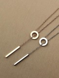 Collar de lazo minimalista con medallón de titanio