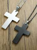 Collar religioso minimalista con cruz de letras de acero inoxidable