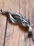 Colgante creativo de titanio pulido con forma de serpiente