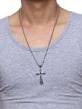 Collar religioso minimalista con cruz de acero de titanio