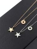 Collar delicado de estrella de titanio