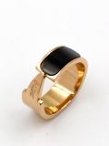 Anillo de titanio con letra esmaltada Trend Band