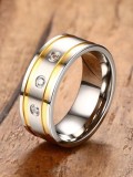 Delicado anillo de titanio con circón brillante en forma geométrica