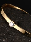 Brazalete de diamantes de imitación en forma de corazón chapado en oro de moda