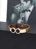 Brazalete minimalista con número de titanio