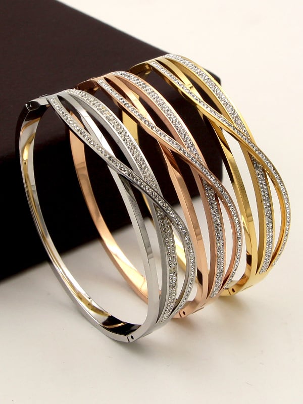 Brazalete minimalista geométrico con circonita cúbica