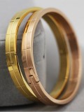 Brazalete de banda minimalista de hilo medio de titanio