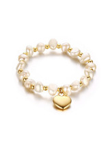 Brazalete de perlas de agua dulce en forma de corazón chapado en oro que combina con todo
