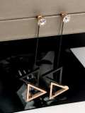 Pendiente colgante minimalista de triángulo de titanio