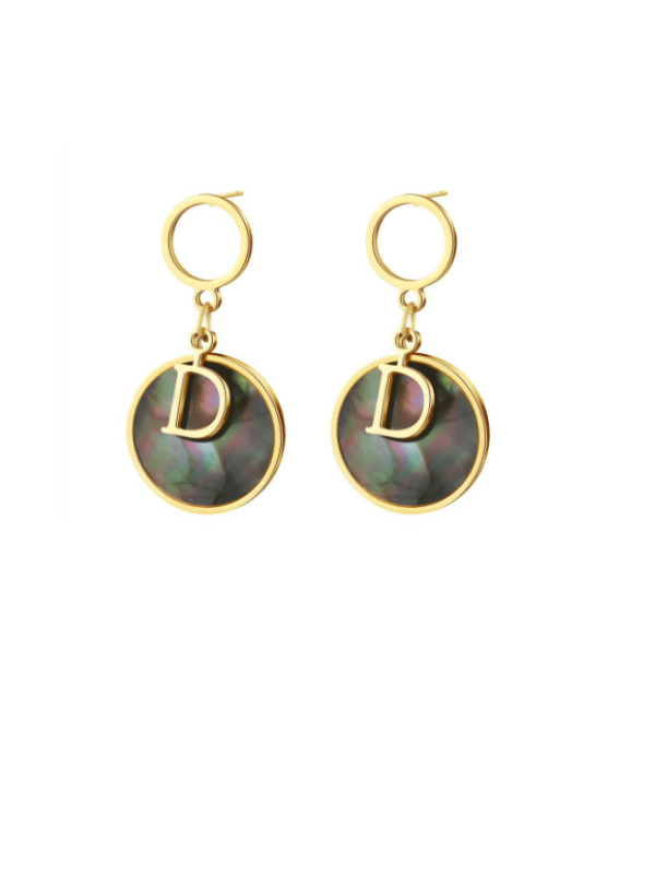 Arete colgante minimalista con letra D de concha de acero inoxidable