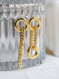 Pendientes de oro real chapados en cobre con incrustaciones de borla de perla pendientes de cerradura geométrica simple