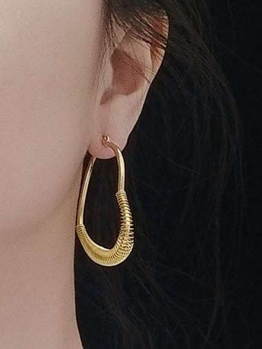 Pendiente Huggie vintage de corazón de acero inoxidable 316L de titanio con revestimiento electroforético resistente al agua