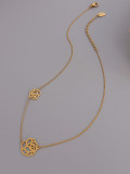 Collar minimalista de flor hueca de acero inoxidable 316L de titanio con revestimiento electrónico resistente al agua