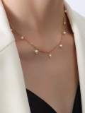 Collar minimalista geométrico de perlas de imitación de acero titanio