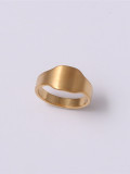 Titanio con anillos de banda geométricos lisos simplistas chapados en oro