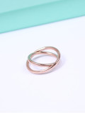 Anillo de mujer chapado en oro rosa con cruz