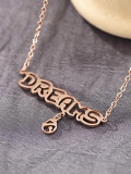 Collar de titanio con patrón de letras DREAMS