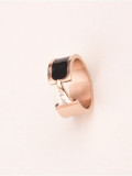 Anillo de amante de la moda con pegamento negro