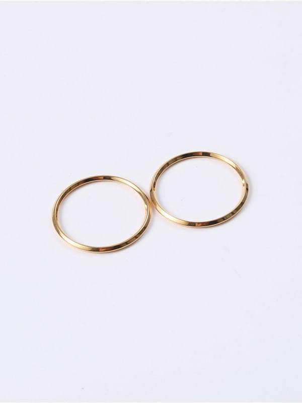 Anillo midi minimalista redondo liso de titanio