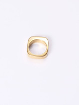 Titanio con anillos de banda geométricos huecos simplistas chapados en oro