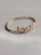 Anillo de titanio de moda con patrón de letras